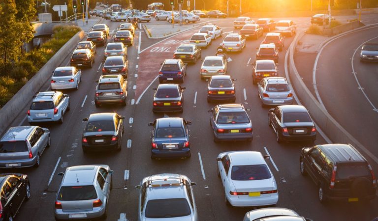 “Hayalet trafik” nedir? Neden hiçbir mahzurun olmadığı yolda trafik sıkışıyor?