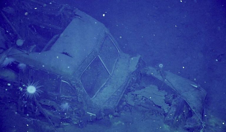 İkinci Dünya Savaşı’nda vurulan USS Yorktown batığında beklenmedik keşif: Hangardaki araba enkazı kime ilişkin?