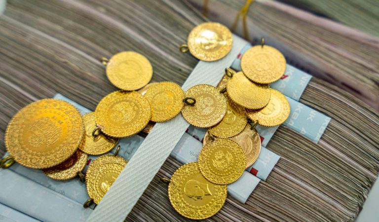 Avrupa Nükleer Araştırma Merkezi CERN, kurşunu altına çevirmeyi başardı!