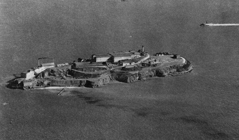 Gizemli  1962 kaçışı ve gerçekler: Ünlü Alcatraz hapishanesinden kaçmak imkansız mıydı?